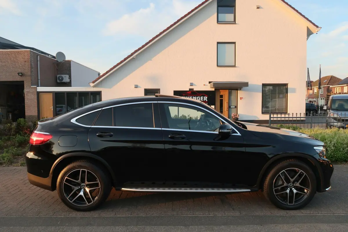 300 4MATIC AMG|SCHUIFDAK|TREKHAAK|BURMESTER|SFEER VERLICHTING|CAMERA|DEALER ONDERHOUDEN