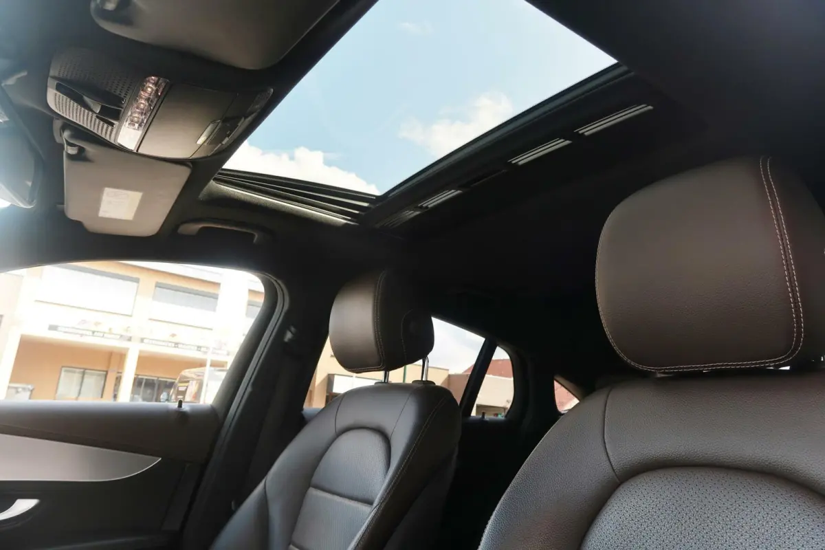 300 4MATIC AMG|SCHUIFDAK|TREKHAAK|BURMESTER|SFEER VERLICHTING|CAMERA|DEALER ONDERHOUDEN