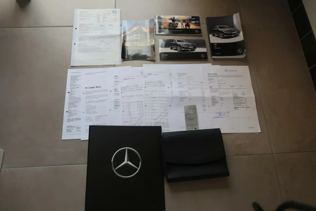 300 4MATIC AMG|SCHUIFDAK|TREKHAAK|BURMESTER|SFEER VERLICHTING|CAMERA|DEALER ONDERHOUDEN