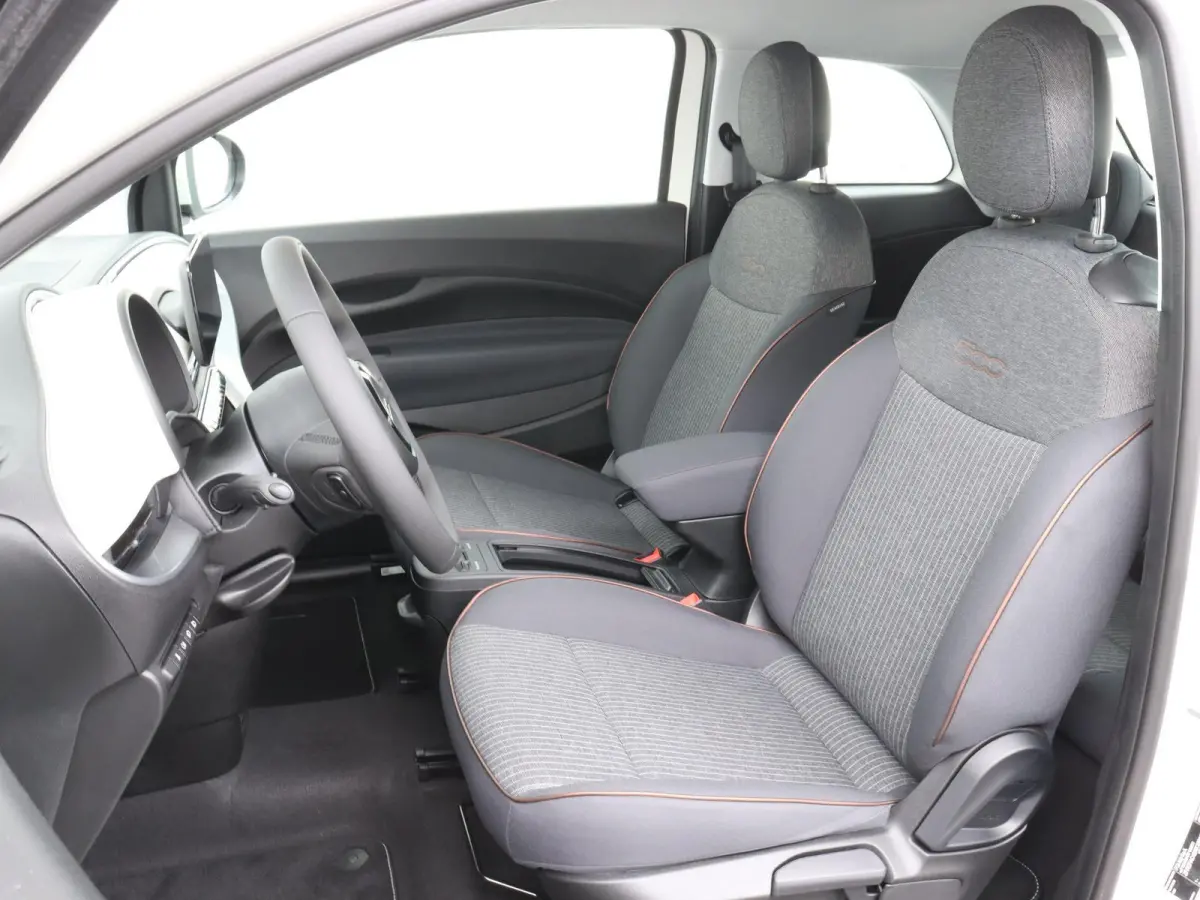 Icon 42 kWh | Navigatie | Winterpack Stoelverwarming  | Comfort pack | 17 inch |