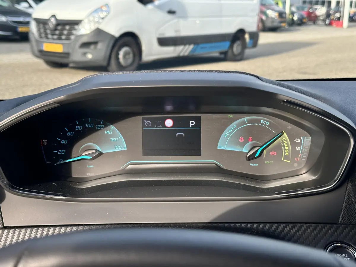EV Active 50 kWh Apple carplay