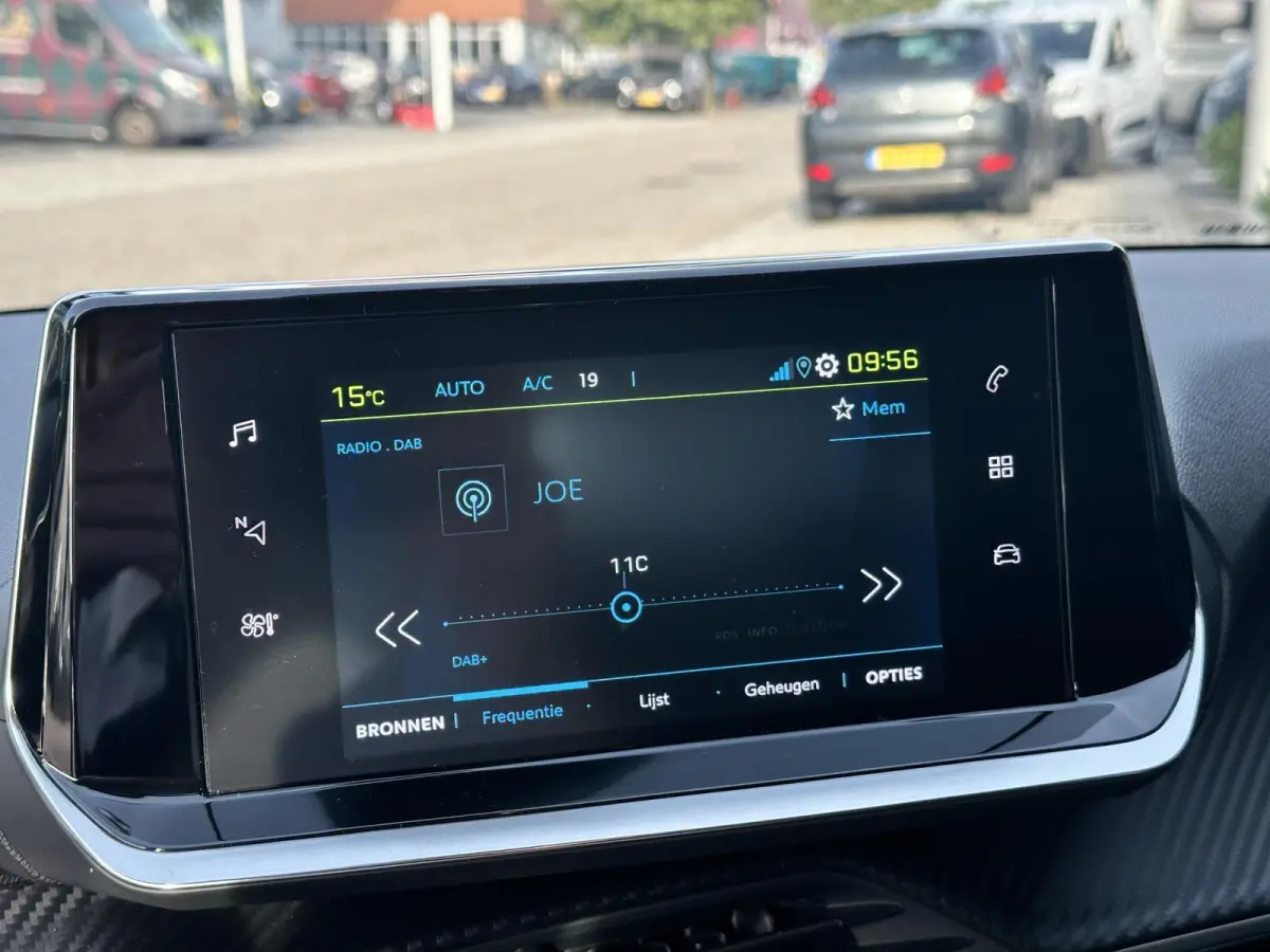 EV Active 50 kWh Apple carplay