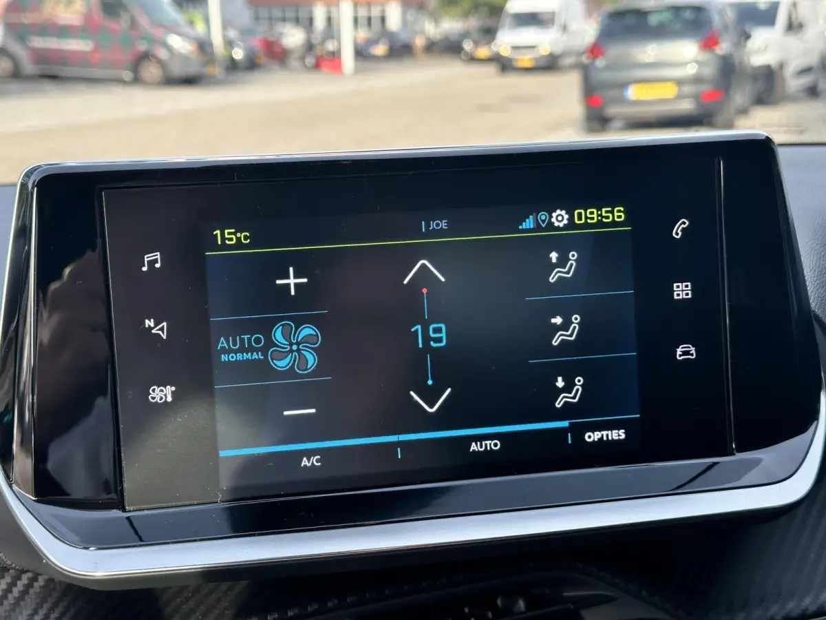 EV Active 50 kWh Apple carplay