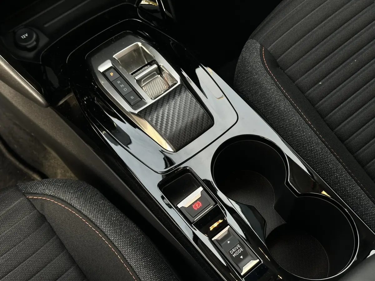 EV Active 50 kWh Apple carplay