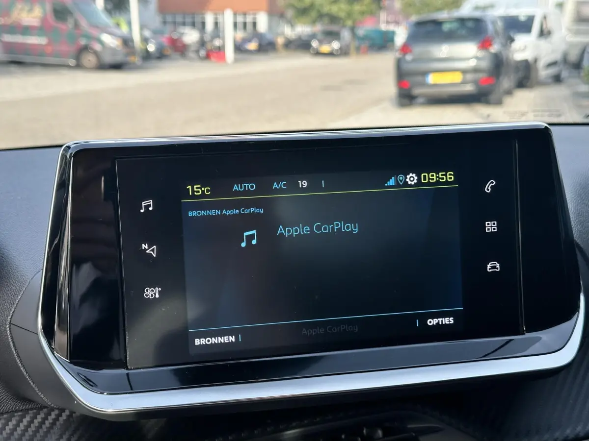 EV Active 50 kWh Apple carplay