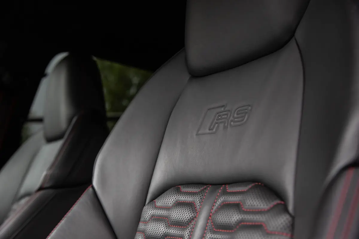 4.0 TFSI Quattro , B&O Advanced, Nachtzicht, 4-wielsturing, Head-up display, Trekhaak, Laser
