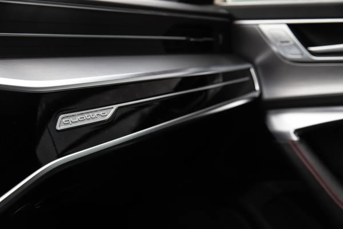 4.0 TFSI Quattro , B&O Advanced, Nachtzicht, 4-wielsturing, Head-up display, Trekhaak, Laser