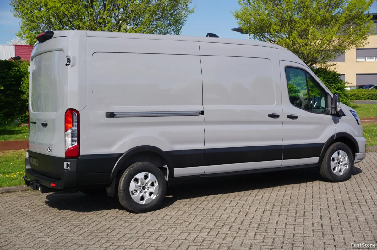 350L L3H2 Limited AUT-8 165PK BPM VRIJ Navi, Adap. Cruise, 360° Cam, Trekhaak, 2x Schuifdeur!! NR. 293