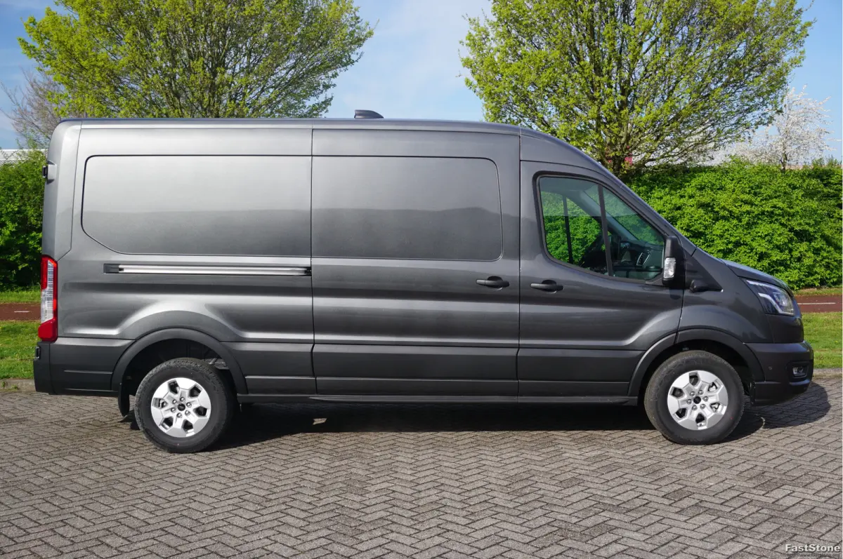 350L L3H2 Limited AUT-8 165PK BPM VRIJ Navi, Adap. Cruise, 360° Cam, Trekhaak, Xenon!! NR. 324