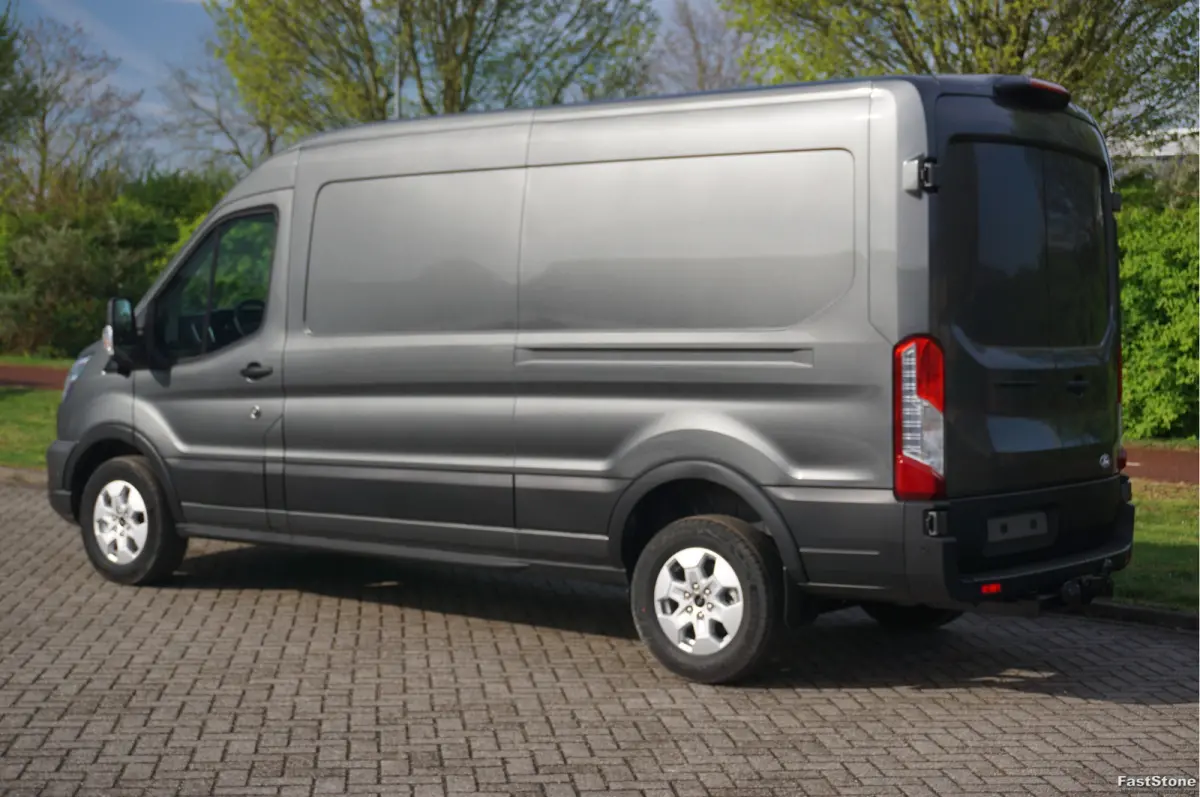 350L L3H2 Limited AUT-8 165PK BPM VRIJ Navi, Adap. Cruise, 360° Cam, Trekhaak, Xenon!! NR. 324