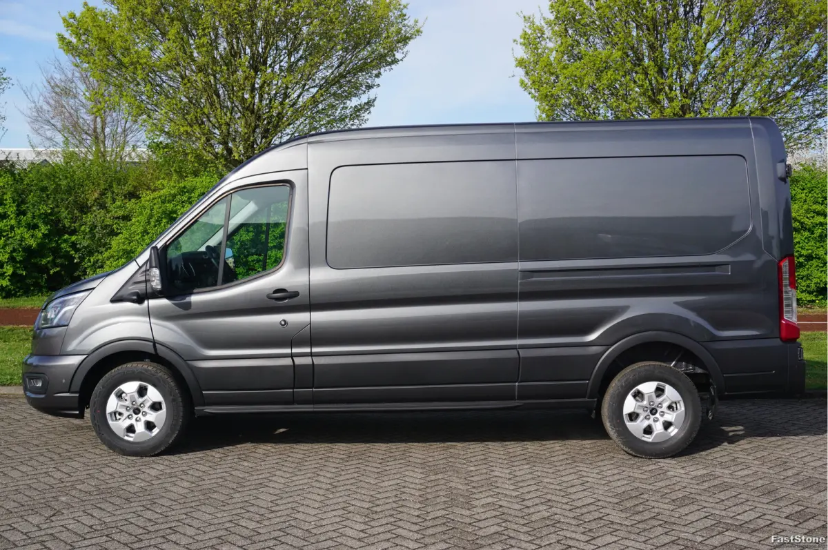 350L L3H2 Limited AUT-8 165PK BPM VRIJ Navi, Adap. Cruise, 360° Cam, Trekhaak, Xenon!! NR. 330