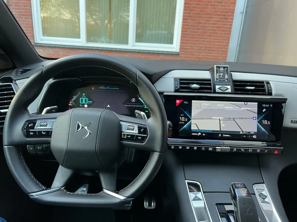 E-Tense 4x4 Grand Chic PHEV 300 PK Luxe !
