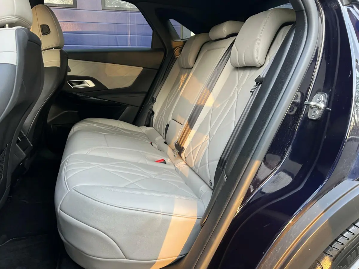 E-Tense 4x4 Grand Chic PHEV 300 PK Luxe !