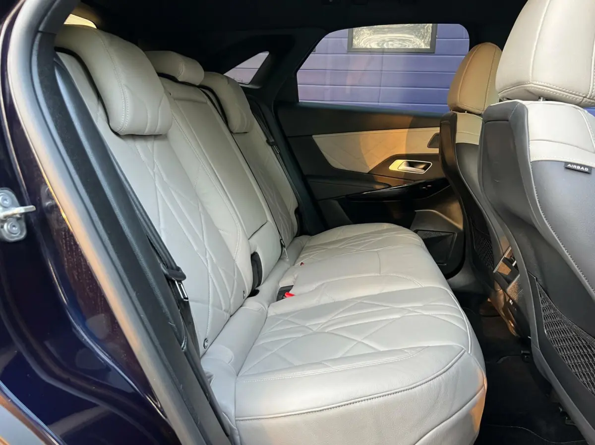 E-Tense 4x4 Grand Chic PHEV 300 PK Luxe !