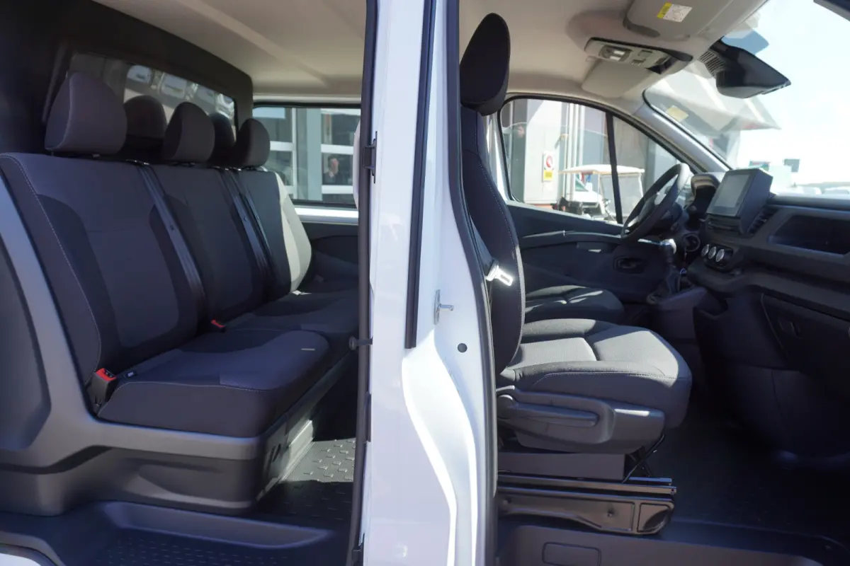 2.0 Blue dCi 130PK T29 L2H1 Dubbelcabine Nr. V017 | Airco |  Apple CP/Android auto | trekhaak