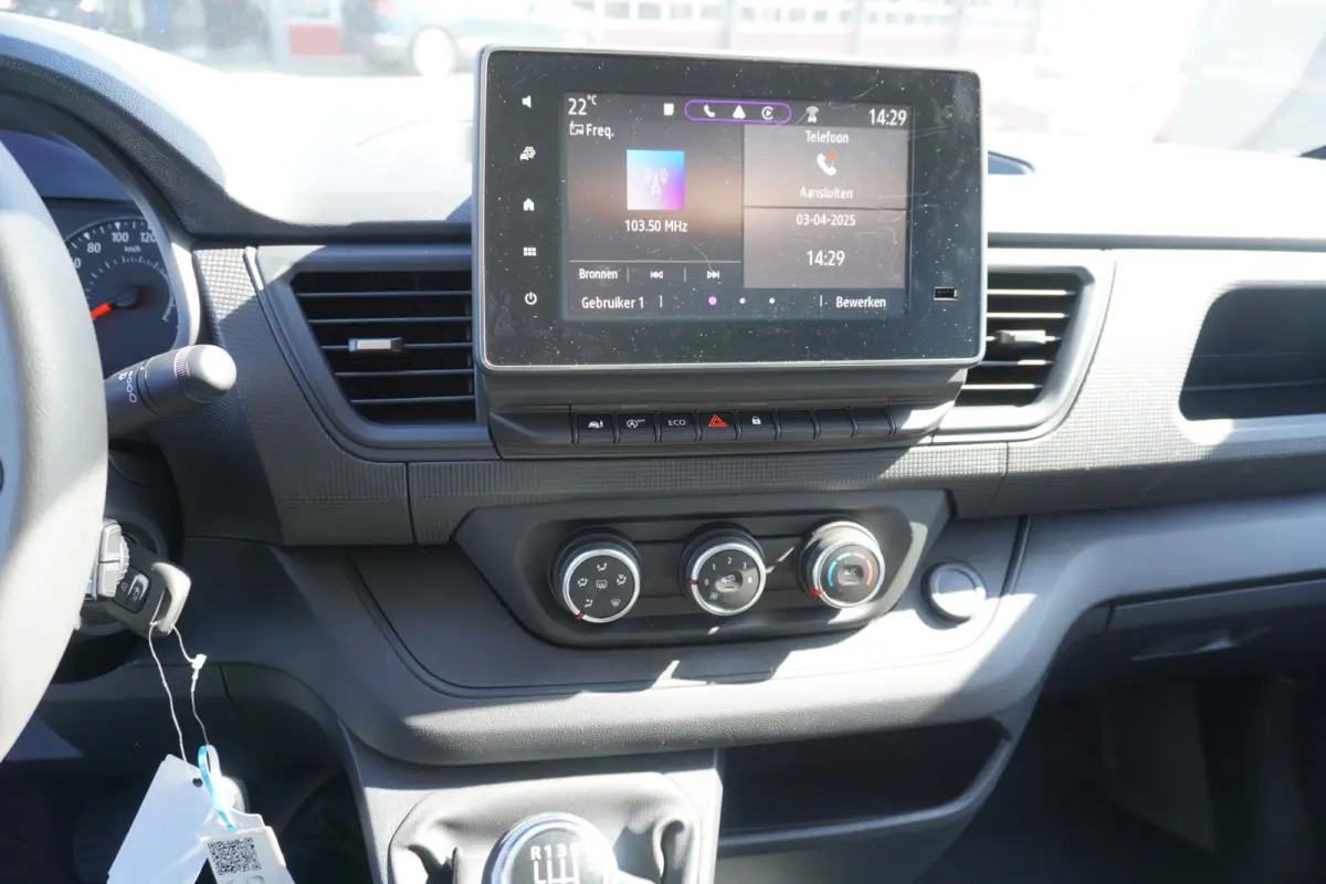 2.0 Blue dCi 130PK T29 L2H1 Dubbelcabine Nr. V017 | Airco |  Apple CP/Android auto | trekhaak