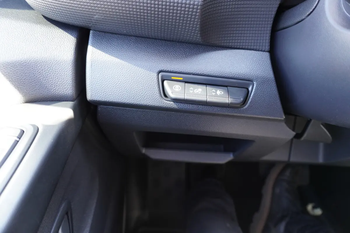 2.0 Blue dCi 130PK T29 L2H1 Dubbelcabine Nr. V017 | Airco |  Apple CP/Android auto | trekhaak