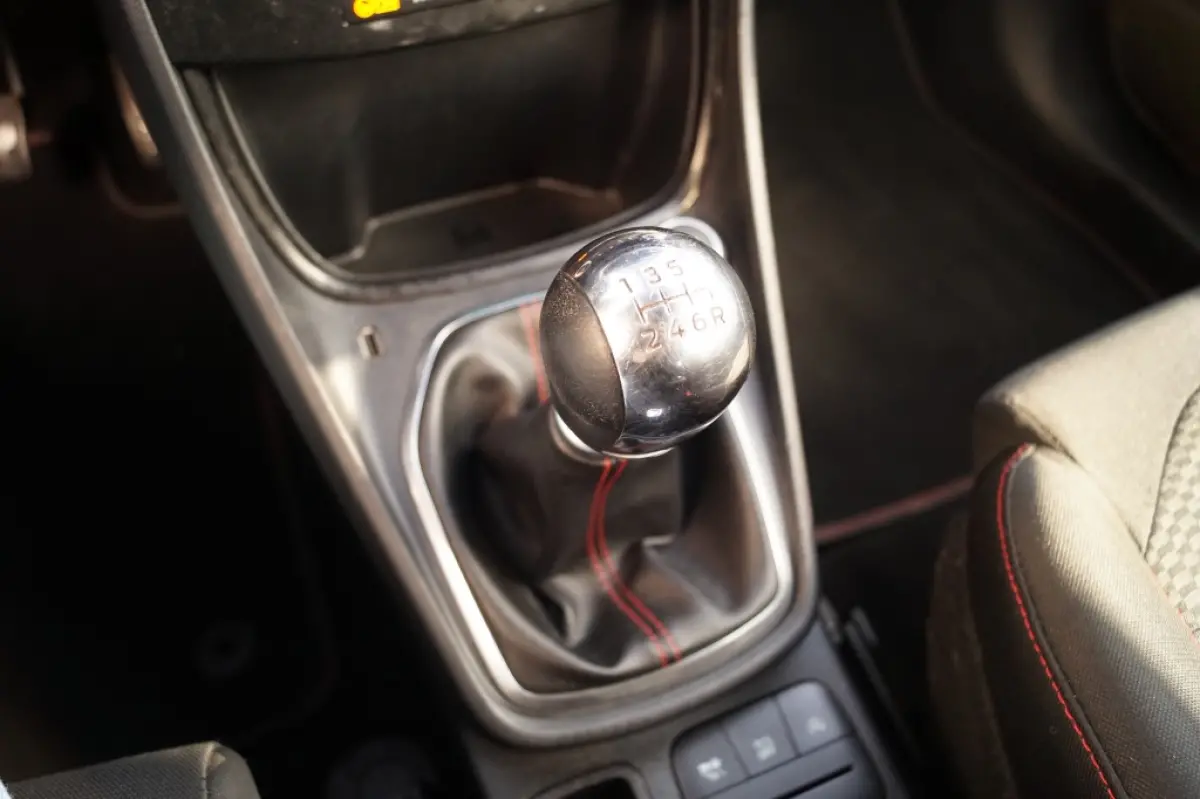 1.0 Ecoboost 124pk ST-Line -NAVI-AIRCO-PDC-