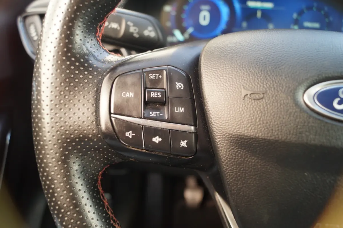 1.0 Ecoboost 124pk ST-Line -NAVI-AIRCO-PDC-