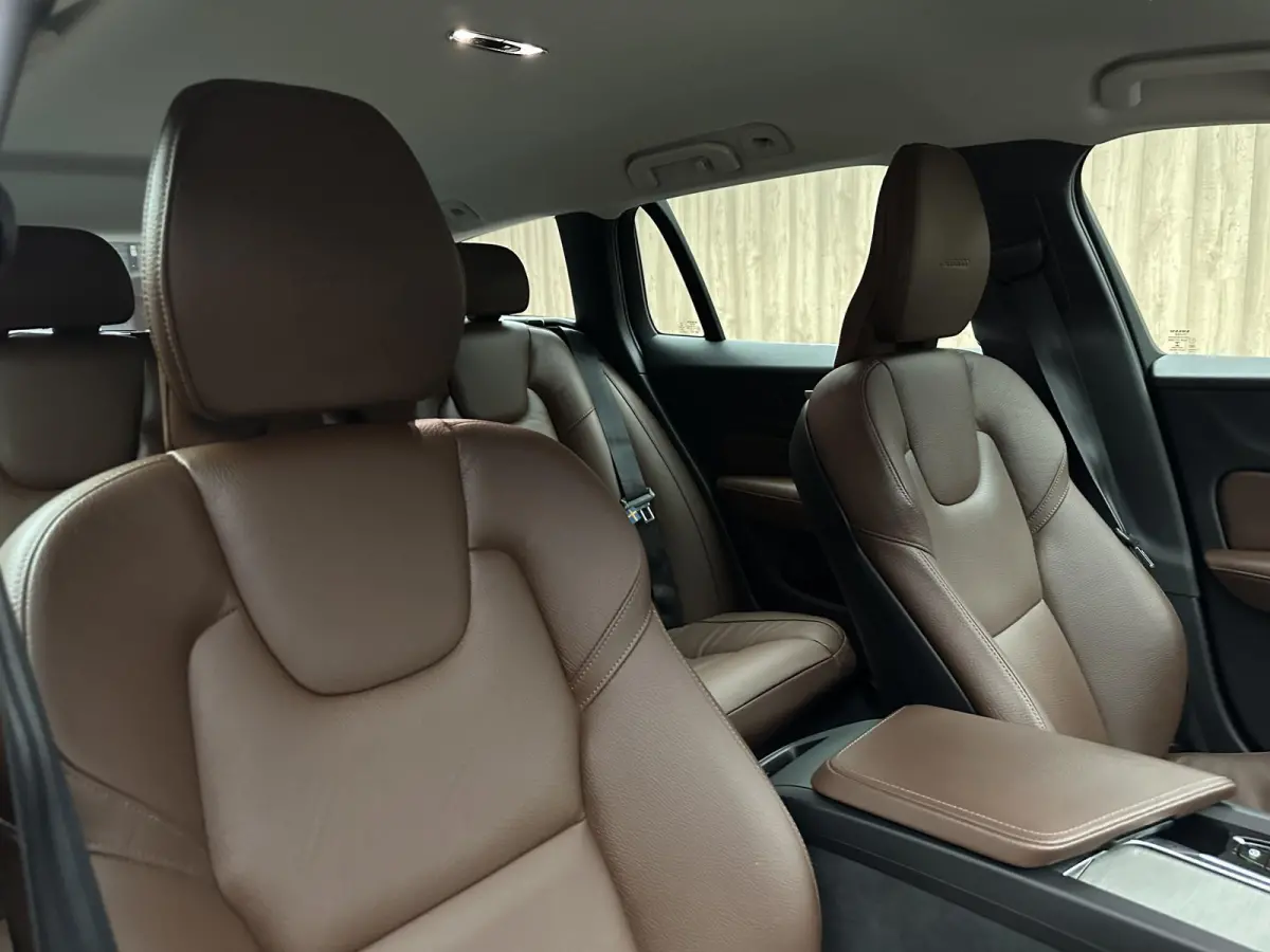 2.0 T6 Benzine AWD Inscription | Intellisafe| Pilot Assist| CarPlay|Standkachel| Adaptive light| BTW auto|