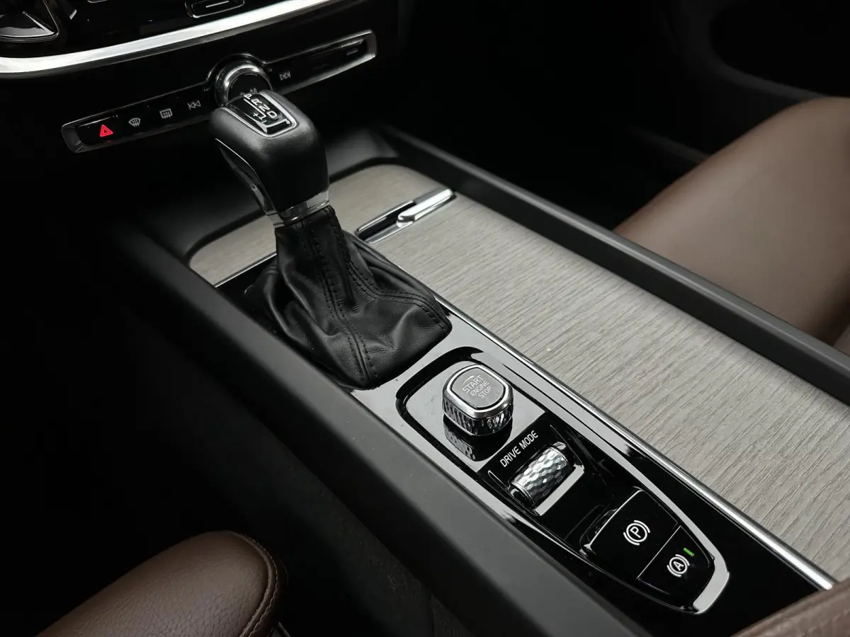 2.0 T6 Benzine AWD Inscription | Intellisafe| Pilot Assist| CarPlay|Standkachel| Adaptive light| BTW auto|