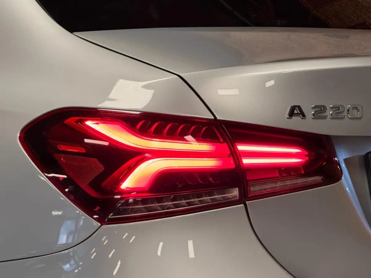 220 Premium+ AMG Aut Panodak LED