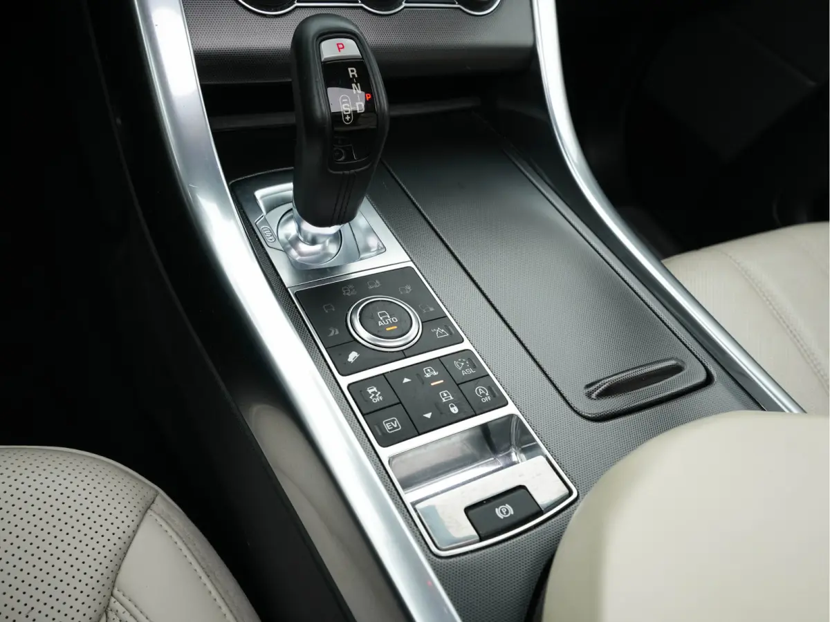 3.0 SDV6 HEV Autobiography Dynamic AWD Aut. *PANO | LEATHER | BI-XENON | TOPVIEW | BLINDSPOT | MEMORY-PACK | NAVI-FULLMAP | CRUISE | SPORT-SEATS | DIGI-COCKPIT | LANE-ASSIST | TOWBAR |  21"A