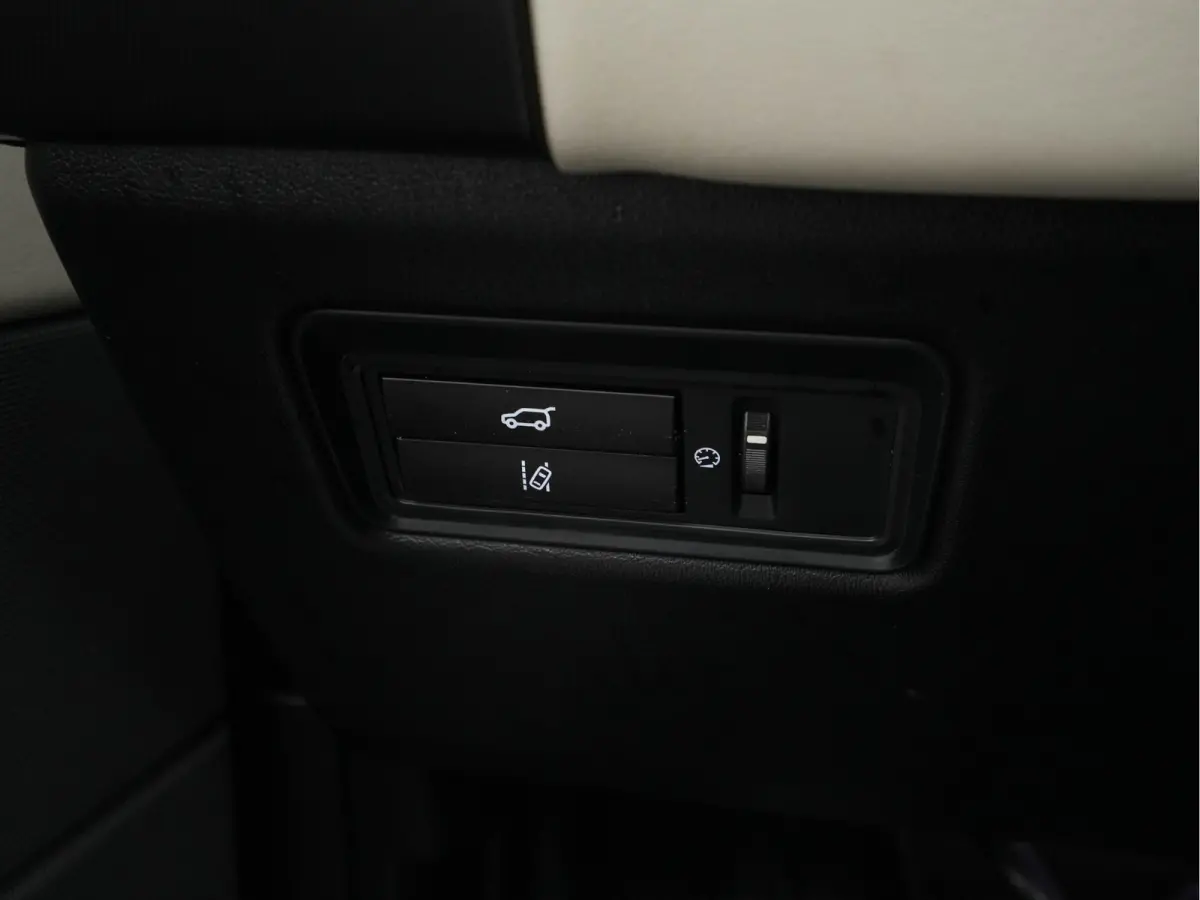 3.0 SDV6 HEV Autobiography Dynamic AWD Aut. *PANO | LEATHER | BI-XENON | TOPVIEW | BLINDSPOT | MEMORY-PACK | NAVI-FULLMAP | CRUISE | SPORT-SEATS | DIGI-COCKPIT | LANE-ASSIST | TOWBAR |  21"A