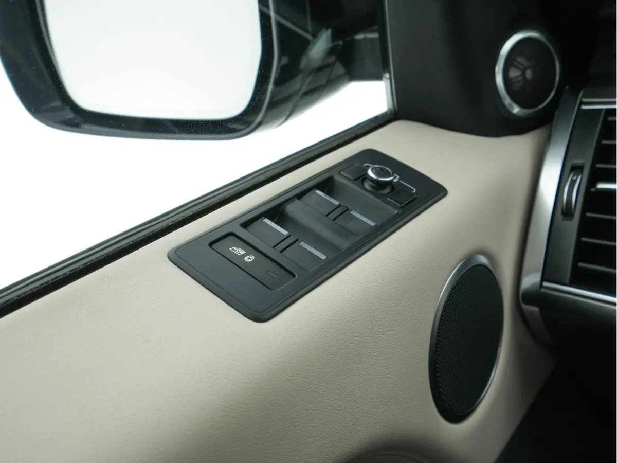 3.0 SDV6 HEV Autobiography Dynamic AWD Aut. *PANO | LEATHER | BI-XENON | TOPVIEW | BLINDSPOT | MEMORY-PACK | NAVI-FULLMAP | CRUISE | SPORT-SEATS | DIGI-COCKPIT | LANE-ASSIST | TOWBAR |  21"A