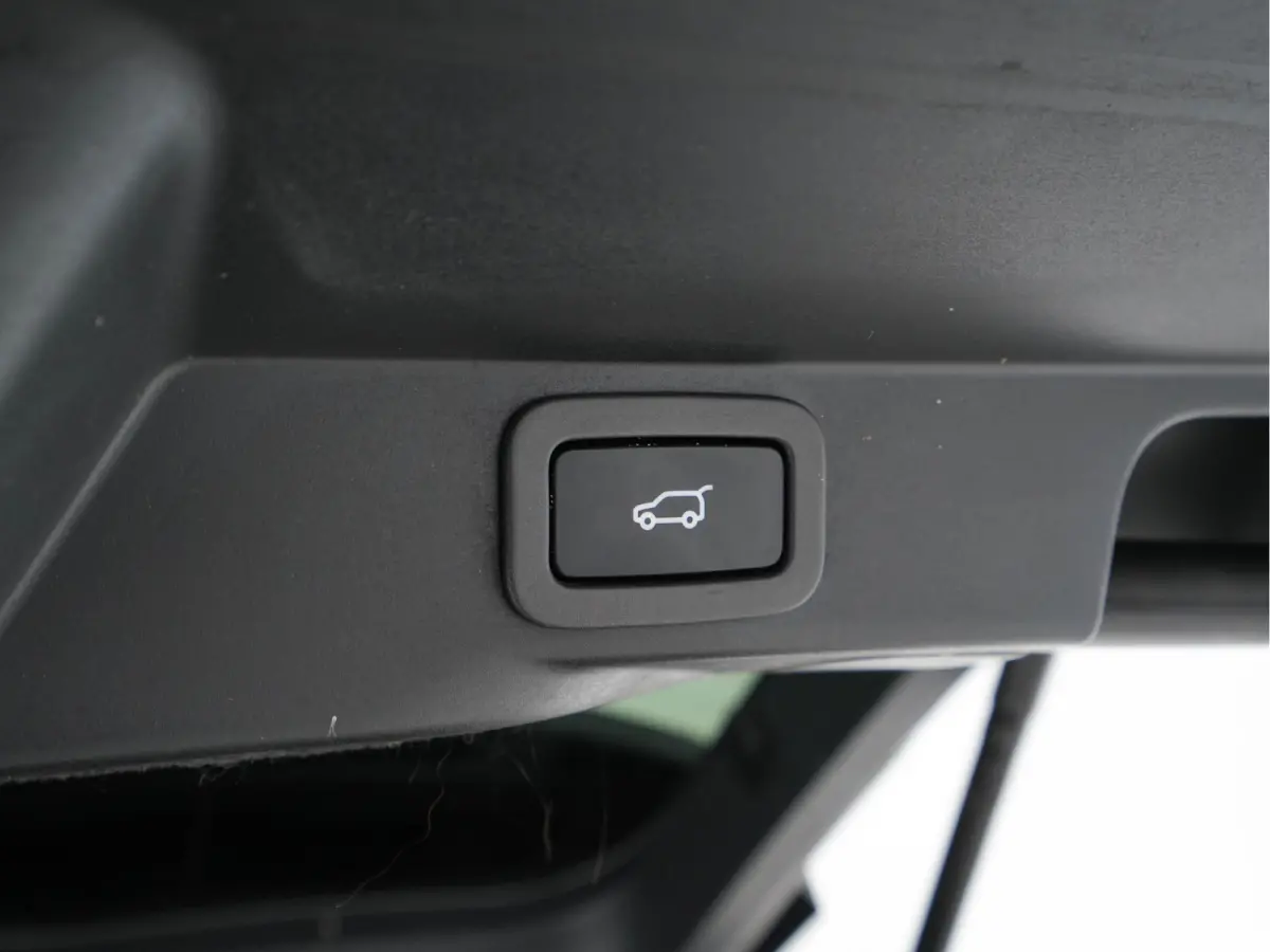 3.0 SDV6 HEV Autobiography Dynamic AWD Aut. *PANO | LEATHER | BI-XENON | TOPVIEW | BLINDSPOT | MEMORY-PACK | NAVI-FULLMAP | CRUISE | SPORT-SEATS | DIGI-COCKPIT | LANE-ASSIST | TOWBAR |  21"A