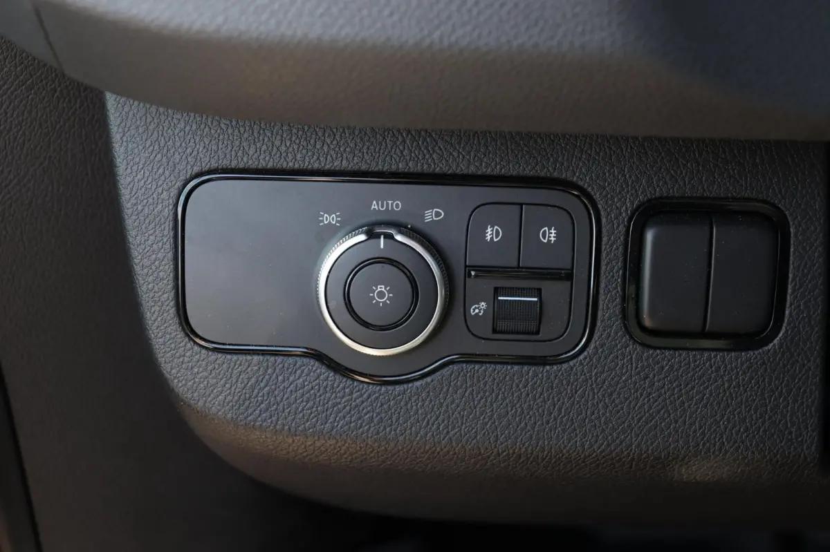 519 1.9 CDI L3 Tijhof | OPRIJWAGEN | Luchtvering | Lier | Trekhaak | Breed Navi | CarPlay | Geveerde Stoel