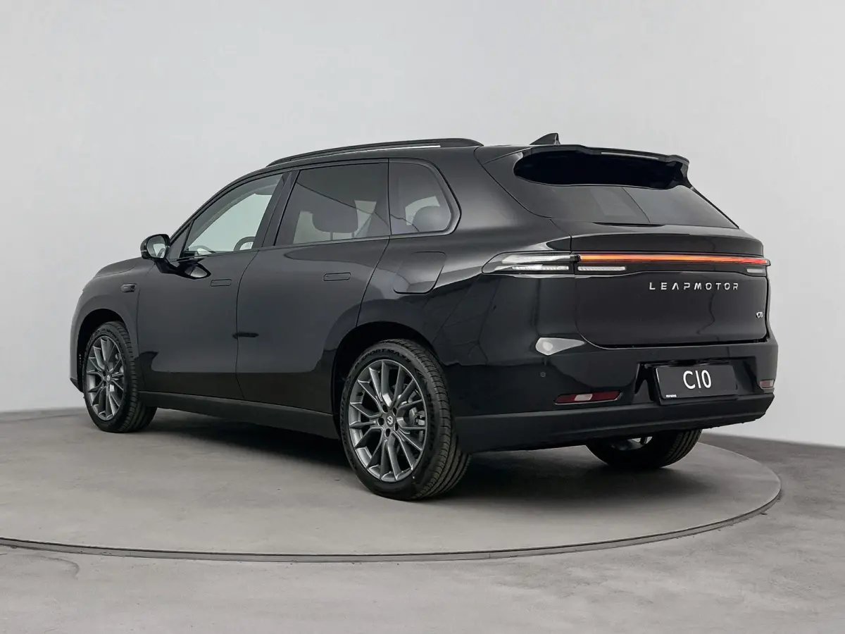 Design 69.9 kWh | lichtmetalen velgen 20" | luxe kunstlederen bekleding | navigatiesysteem | Panoramadak | Metallic Black