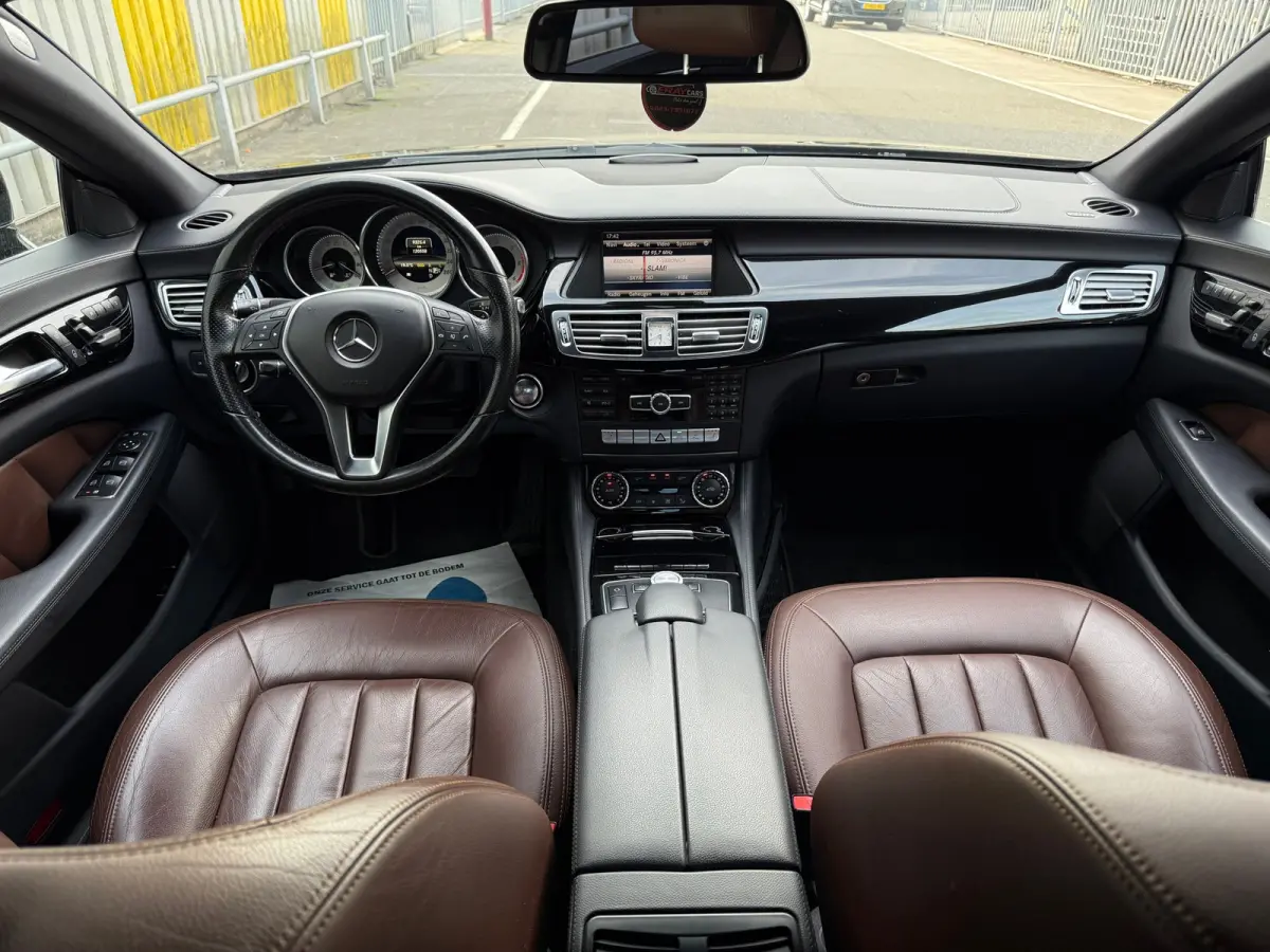 250 CDI // AUTOMAAT / LEDER / NAVI / CAMERA / LM VELGEN / BOMVOL