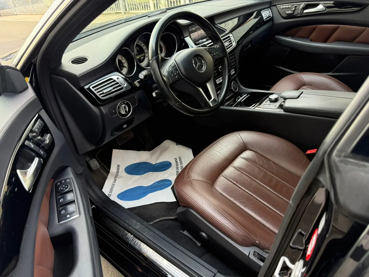 250 CDI // AUTOMAAT / LEDER / NAVI / CAMERA / LM VELGEN / BOMVOL