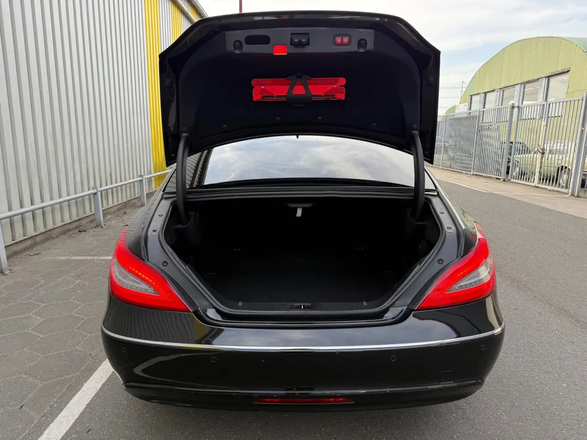 250 CDI // AUTOMAAT / LEDER / NAVI / CAMERA / LM VELGEN / BOMVOL