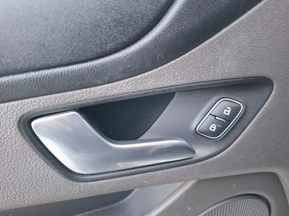 280 2.0 TDCI L1H1 Trend AIRCO / CRUISE CONTROLE / 3 ZITS / EURO 6