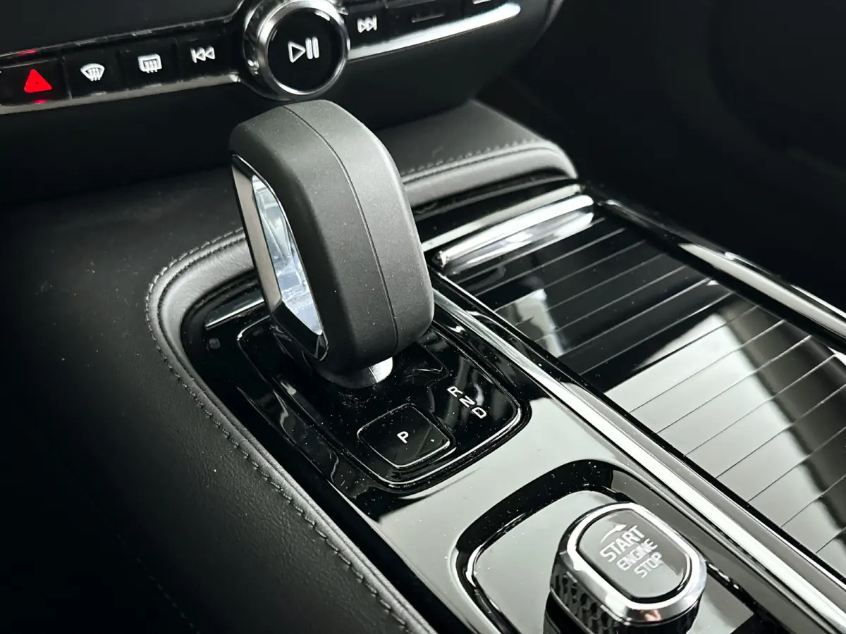 T6 Aut. Recharge AWD Plus Bright | Parkeercamera | Stoel- en Stuurverwarming