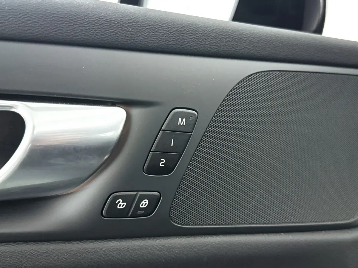 T6 Aut. Recharge AWD Plus Bright | Parkeercamera | Stoel- en Stuurverwarming