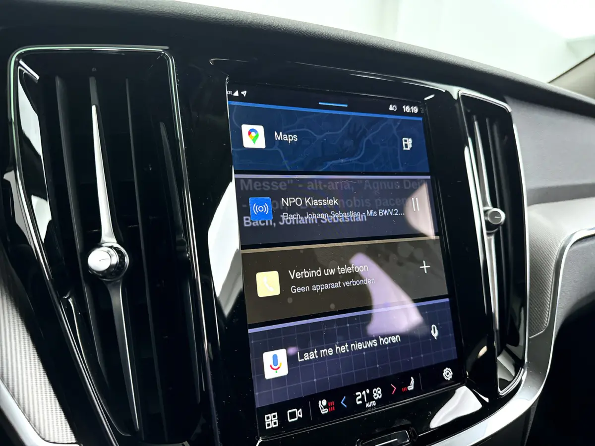 T6 Aut. Recharge AWD Plus Bright | Parkeercamera | Stoel- en Stuurverwarming
