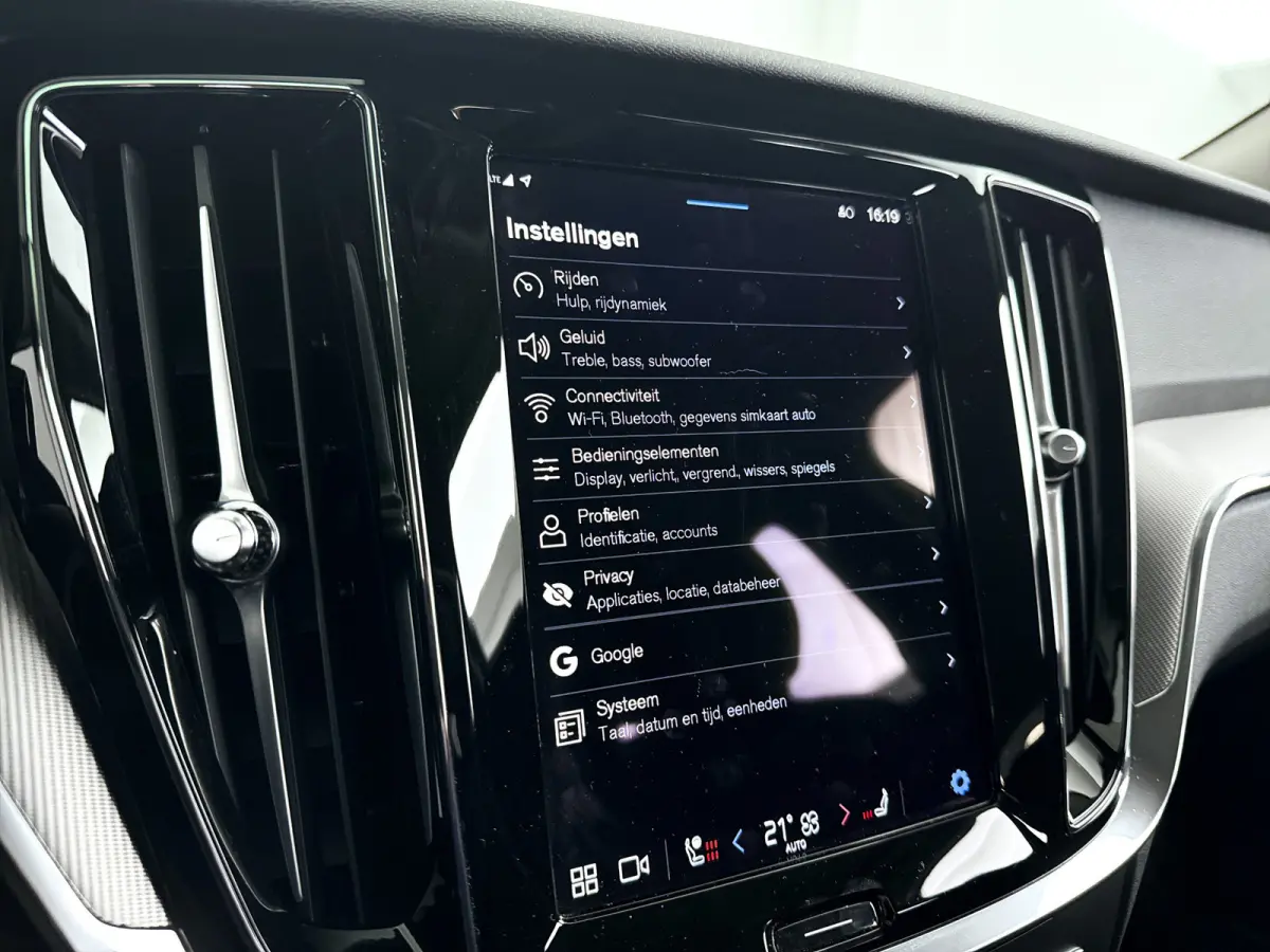 T6 Aut. Recharge AWD Plus Bright | Parkeercamera | Stoel- en Stuurverwarming