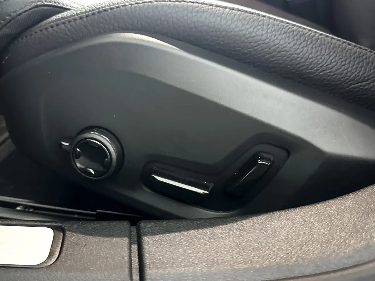 T6 Aut. Recharge AWD Plus Bright | Parkeercamera | Stoel- en Stuurverwarming