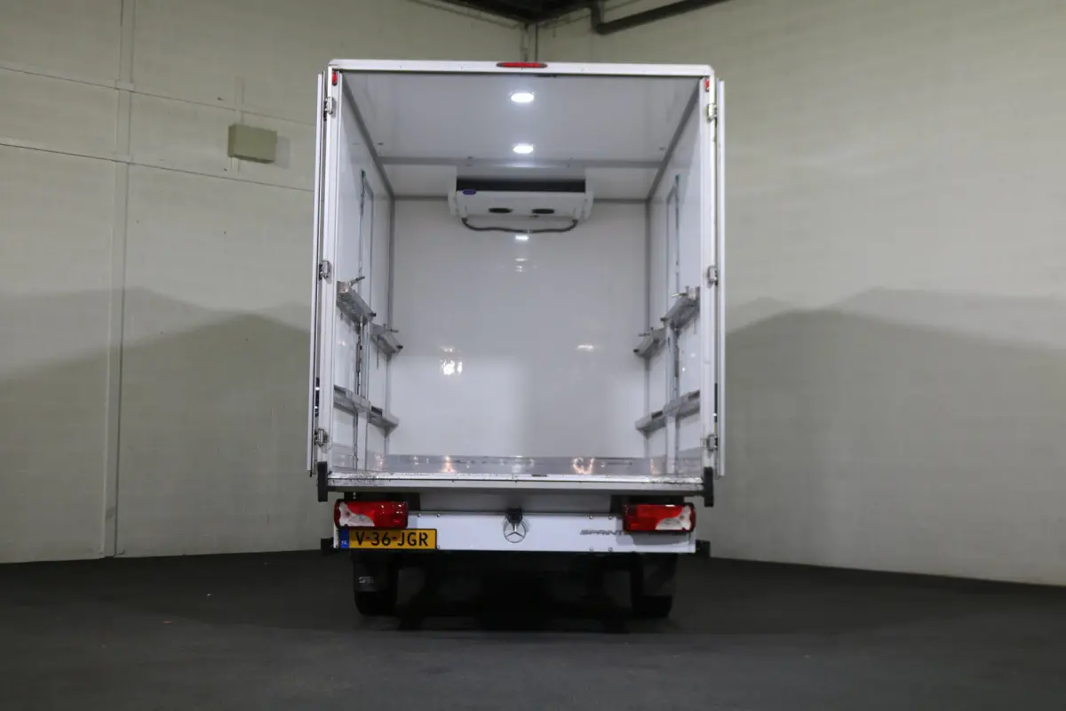 314 CDI Koel Bakwagen Dag en Nacht