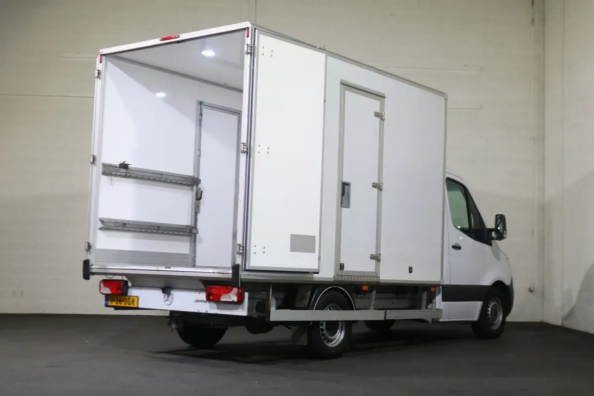 314 CDI Koel Bakwagen Dag en Nacht