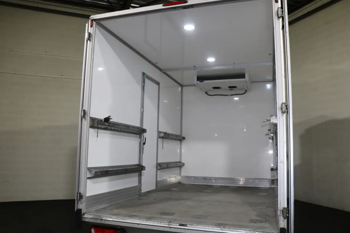 314 CDI Koel Bakwagen Dag en Nacht