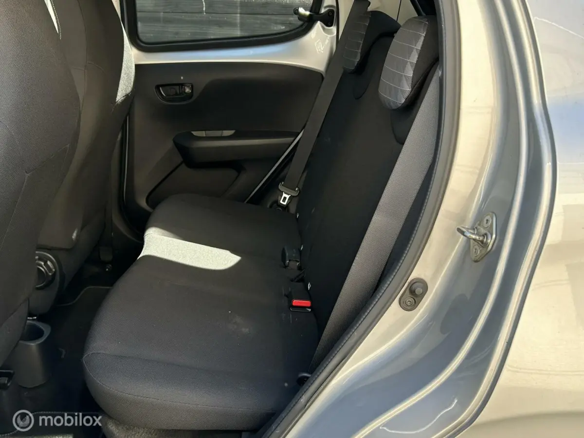 1.0 e-VTi Style Airco / LED / Privacy glass / Carplay / 53.319 km!!