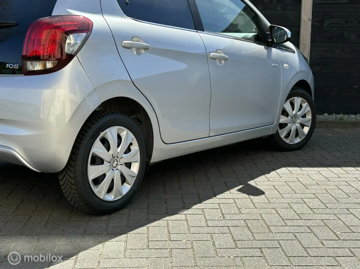 1.0 e-VTi Style Airco / LED / Privacy glass / Carplay / 53.319 km!!