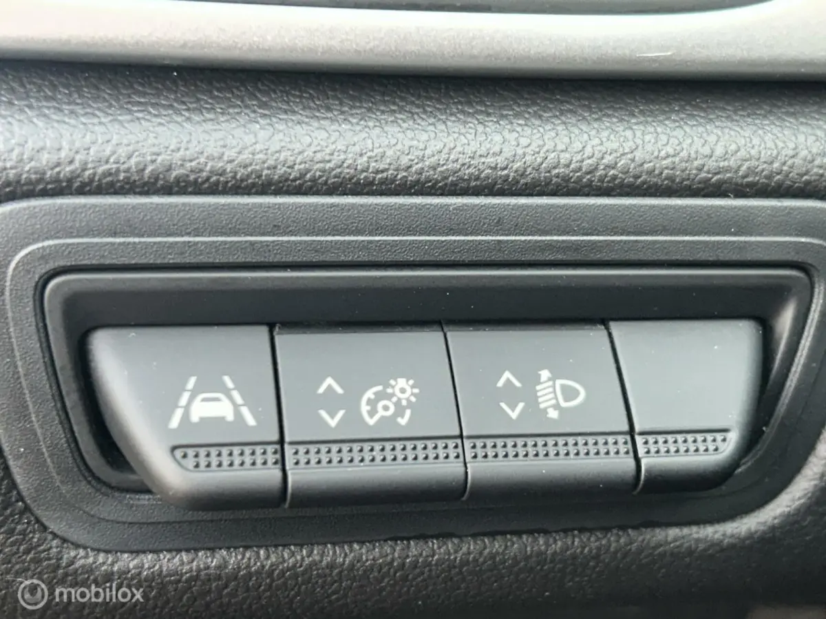 1.0 TCe 90 Life * NAVIGATIE * AIRCO