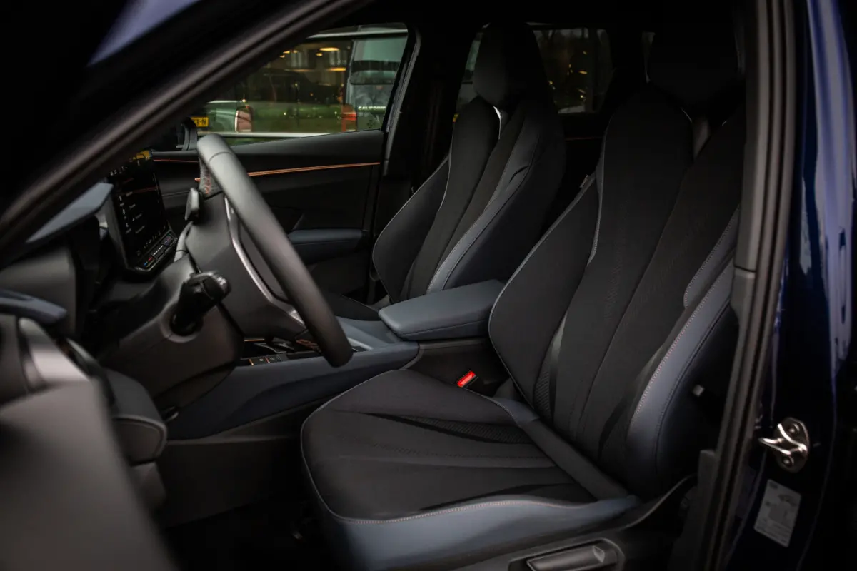 1.5 eTSI Business ,  Adaptive cruise, Carplay, Stuur/stoelverwarming,