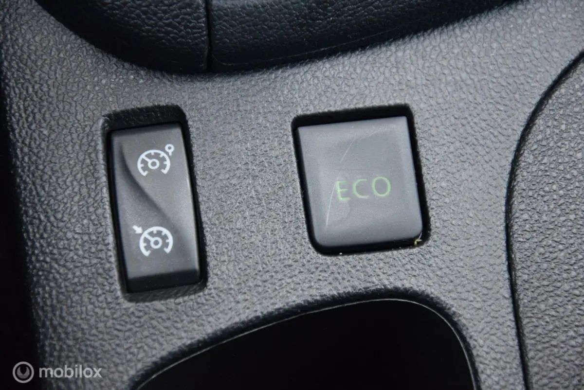 0.9 TCe Limited climate control PDC navi Apple Carplay