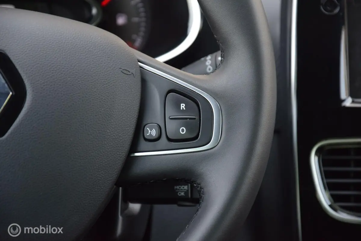 0.9 TCe Limited climate control PDC navi Apple Carplay